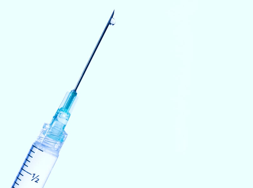 Syringe containing cortisone